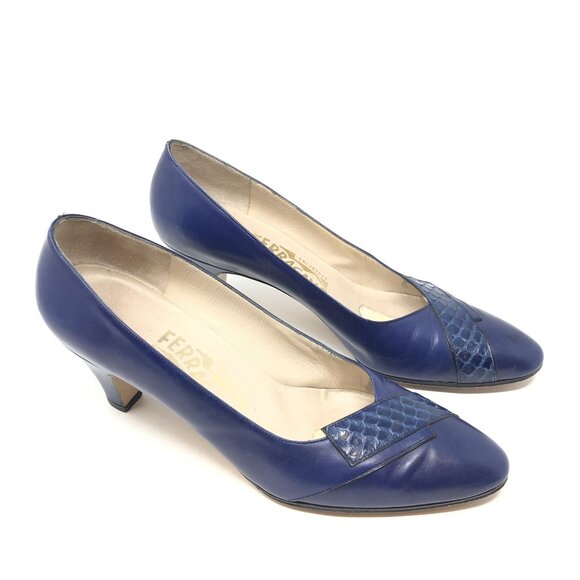 Salvatore Ferragamo Blue Leather Mid-Heel Pumps Textured Size 7 AA Vintage Italy - Picture 2 of 13
